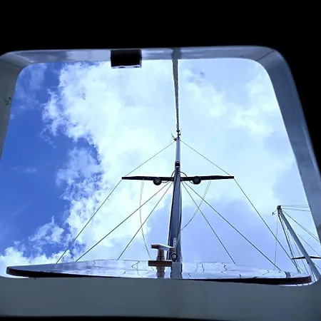 Romantic Sailboat Retreat For 2 * 阿姆斯特丹